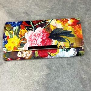 Floral women’s wallet 🌺